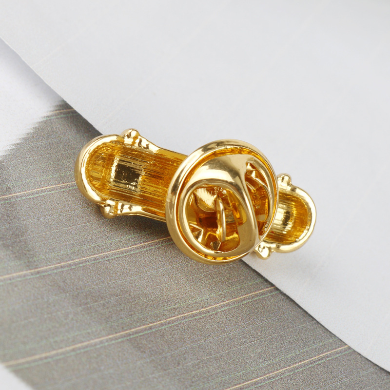 Classic Badge Brooch Pin Barbe - Model Kit Clipper ulasan dan harga