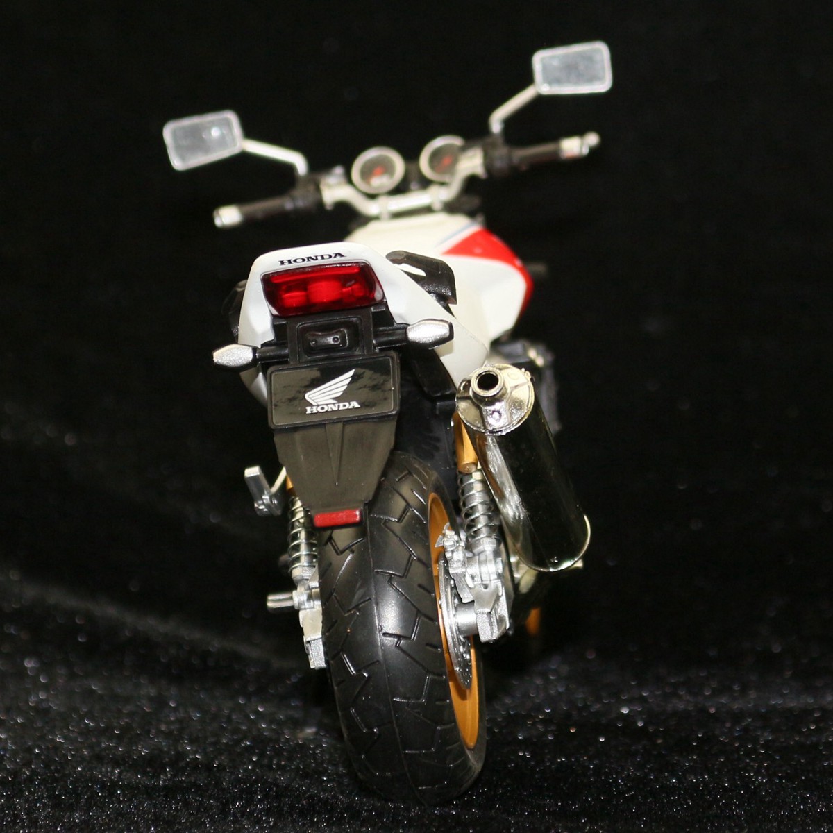 1/12 Honda CB1300SF Motorcycle - Model Kit Aoshima ulasan dan harga