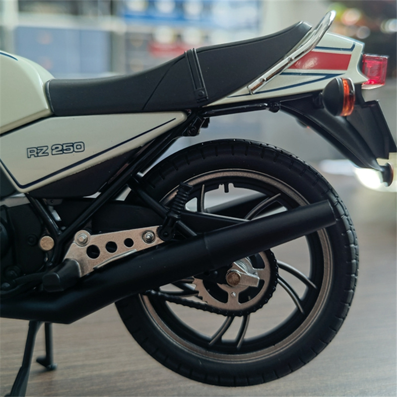 1:12 YAMAHA RZ250 RD250LC Allo - Model Kit Aoshima ulasan dan harga