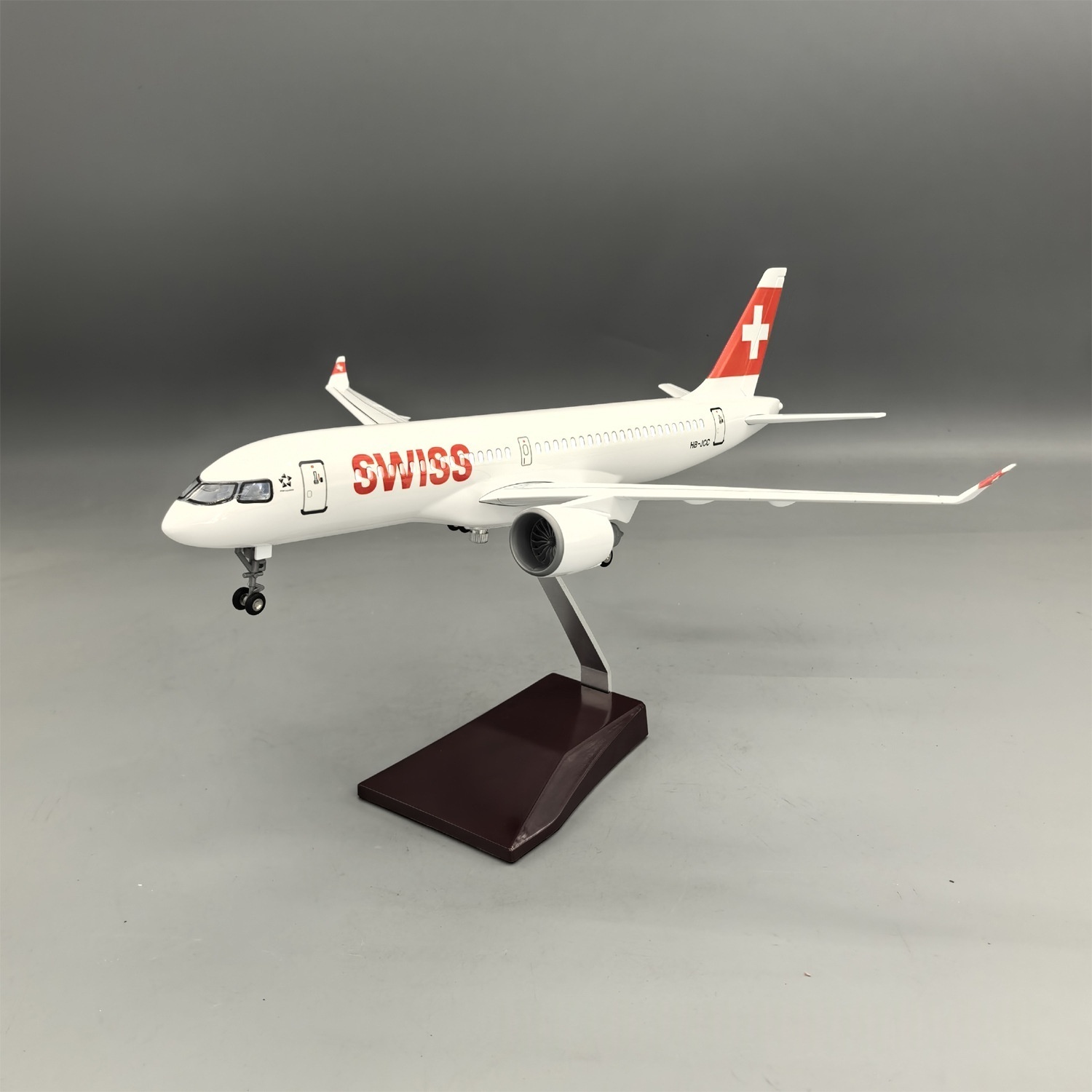 1/100 Scale Air Swiss A220-300 - Model Kit Resin ulasan dan harga