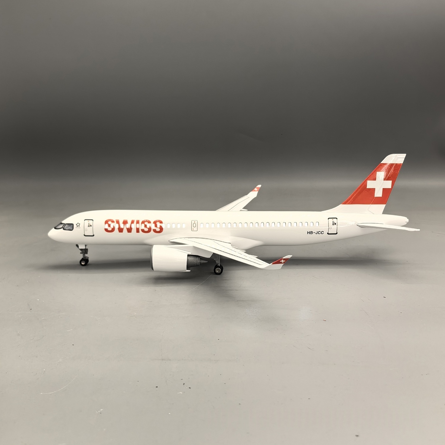 1/100 Scale Air Swiss A220-300 - Model Kit Resin ulasan dan harga